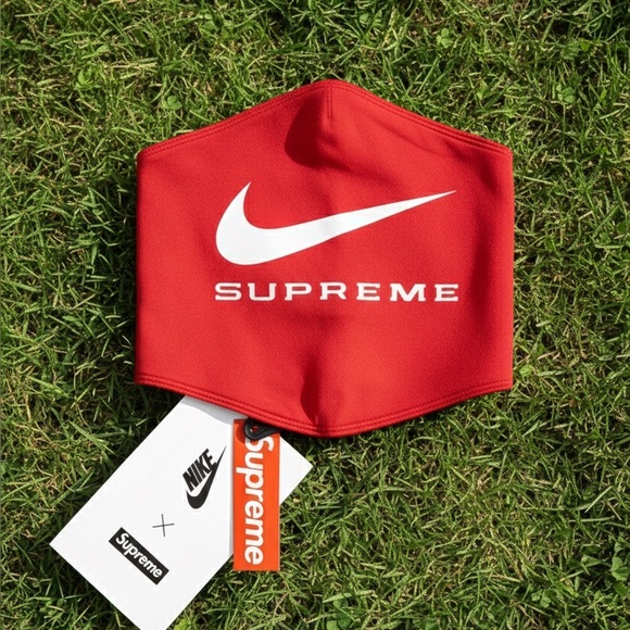 Supreme Other - Nike x Supreme Red Neck Warmer – New With Tags
